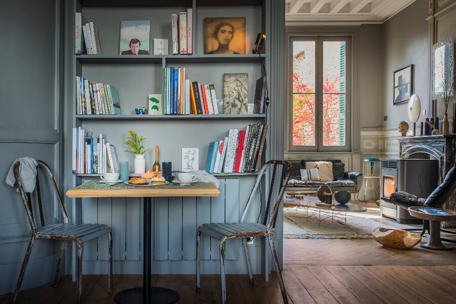 Vue bar et du salon avec poêle - Le lanternon chambres d'hôtes ile de ré