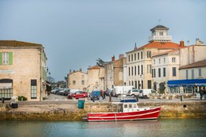 Vue du port et du lanternon- Le lanternon chambres d'hôtes ile de ré